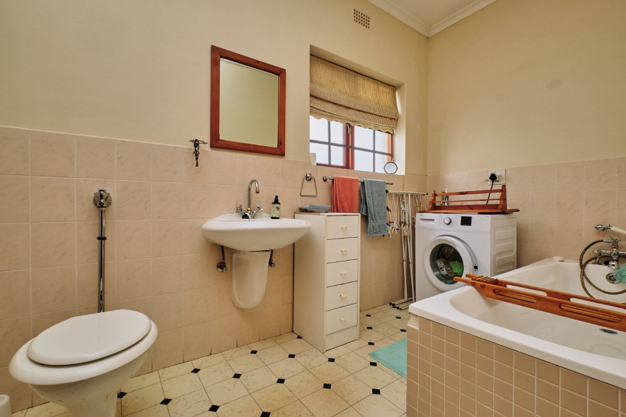 To Let 2 Bedroom Property for Rent in Wynberg Upper Western Cape